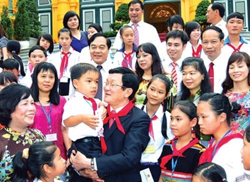 President Sang: best conditions to be set for education development - ảnh 1